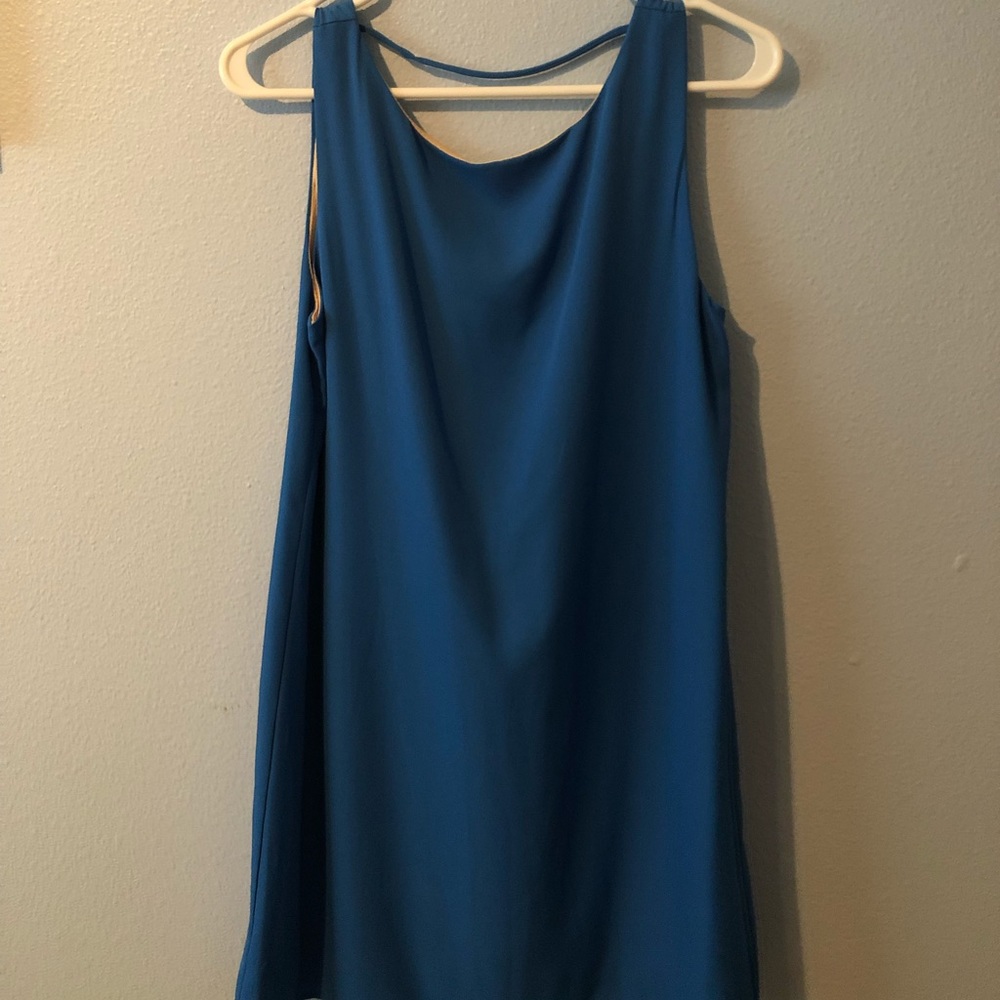 Short blue dress. Dressy/casual